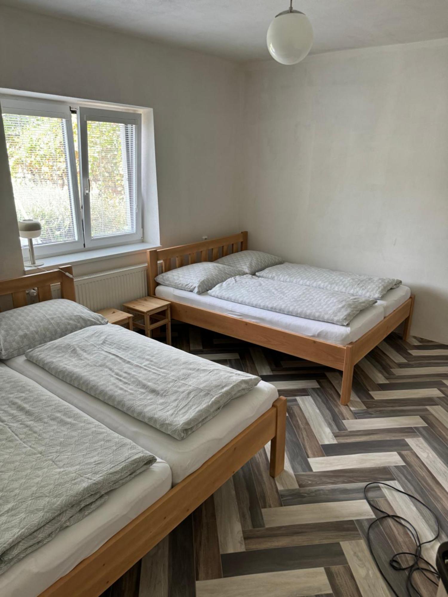 Mikulovska Chalupa Se Sklepem Exterior foto